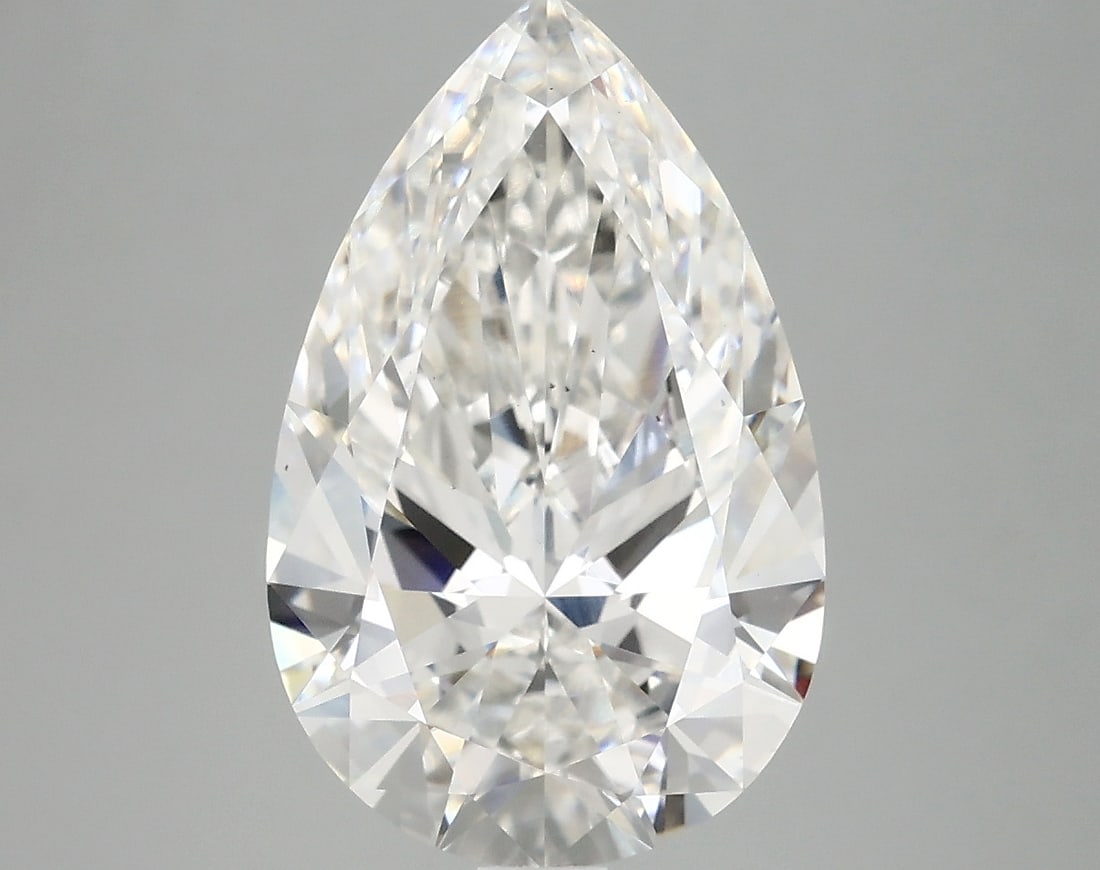 Loose Diamond - PEAR 4.48ct E VS2: Loose Diamond - PEAR 4.48ct E VS2 Source: This is a real non-mined Diamond that has been grown in a lab Shape: PEAR Carats: 4.48 Color: E Clarity: VS2 Certification: IGI Condition: Pre-Owned PLEASE NO