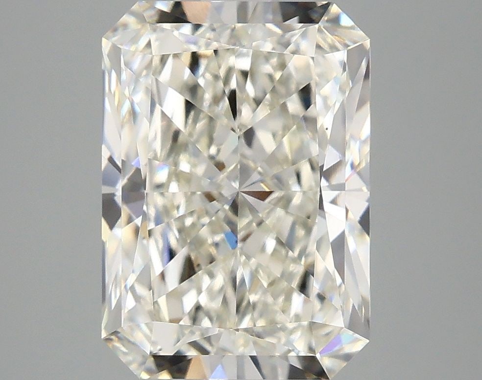 Loose Diamond - RADIANT 4.09ct H VS1: Loose Diamond - RADIANT 4.09ct H VS1 Source: This is a real non-mined Diamond that has been grown in a lab Shape: RADIANT Carats: 4.09 Color: H Clarity: VS1 Certification: IGI Video: