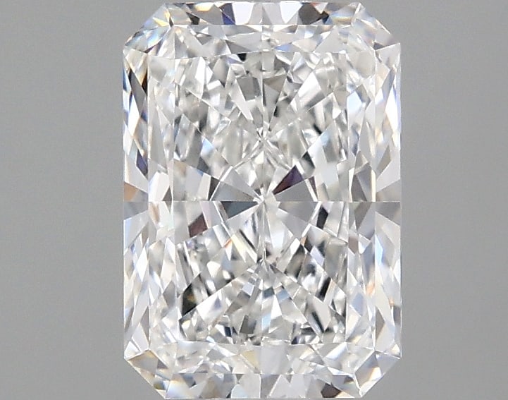 Loose Diamond - RADIANT 1.58ct E VVS1: Loose Diamond - RADIANT 1.58ct E VVS1 Source: This is a real non-mined Diamond that has been grown in a lab Shape: RADIANT Carats: 1.58 Color: E Clarity: VVS1 Certification: IGI Condition: Pre-Owned P