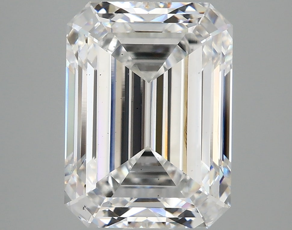 Loose Diamond - EMERALD 5.07ct E VS2: Loose Diamond - EMERALD 5.07ct E VS2 Source: This is a real non-mined Diamond that has been grown in a lab Shape: EMERALD Carats: 5.07 Color: E Clarity: VS2 Certification: IGI Condition: Pre-Owned
