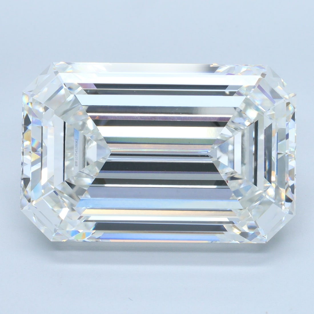 Loose Diamond - EMERALD 17.07ct F VS1: Loose Diamond - EMERALD 17.07ct F VS1 Source: This is a real non-mined Diamond that has been grown in a lab Shape: EMERALD Carats: 17.07 Color: F Clarity: VS1 Certification: IGI Condition: Pre-Owned P