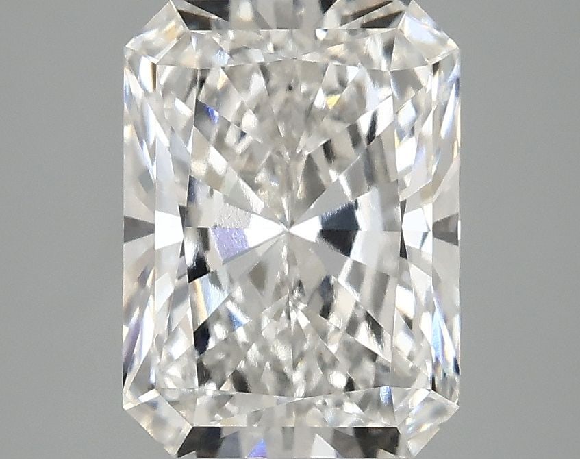 Loose Diamond - RADIANT 3.1ct G VVS2: Loose Diamond - RADIANT 3.1ct G VVS2 Source: This is a real non-mined Diamond that has been grown in a lab Shape: RADIANT Carats: 3.1 Color: G Clarity: VVS2 Certification: IGI Video: