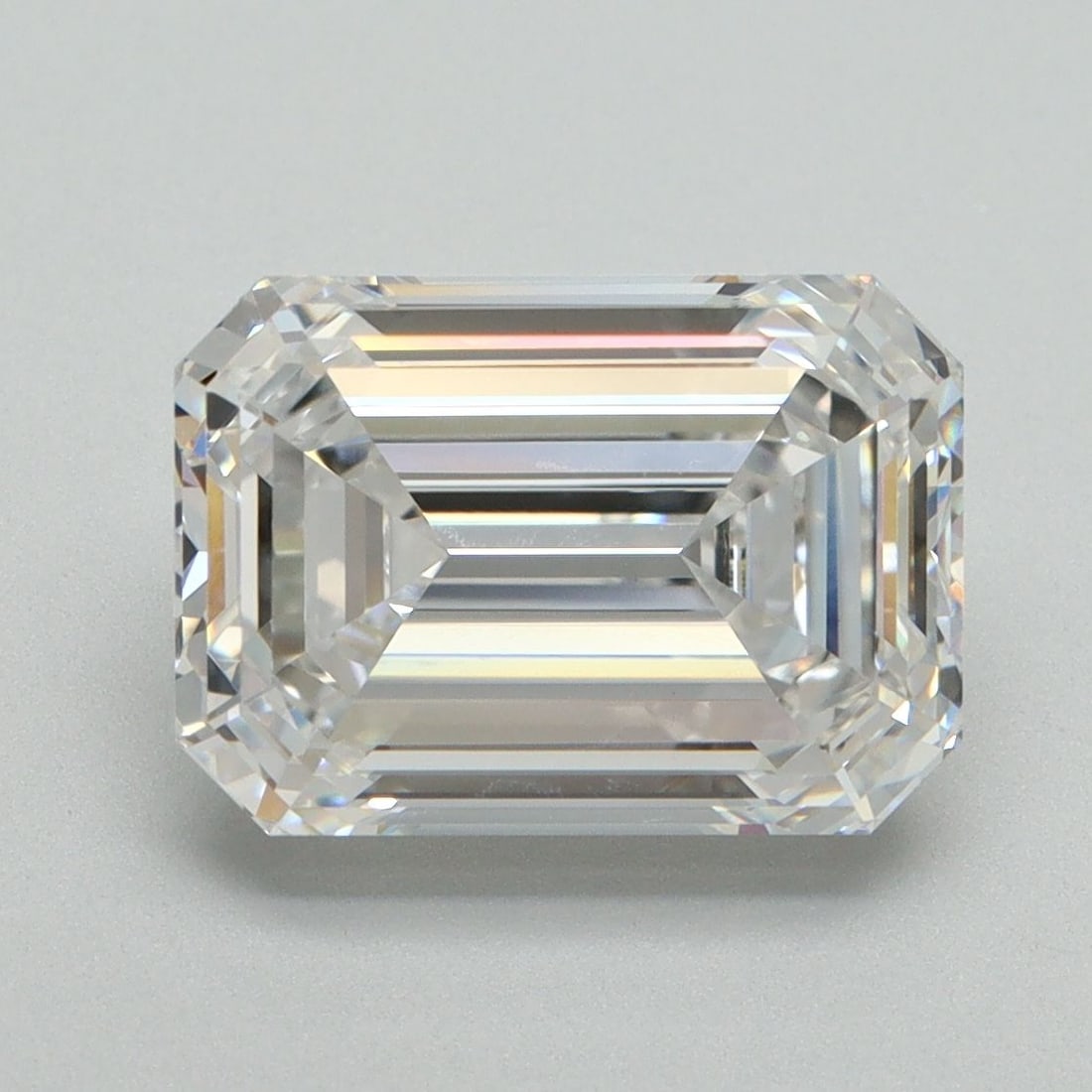 Loose Diamond - EMERALD 4.13ct D VVS2: Loose Diamond - EMERALD 4.13ct D VVS2 Source: This is a real non-mined Diamond that has been grown in a lab Shape: EMERALD Carats: 4.13 Color: D Clarity: VVS2 Certification: IGI Video: