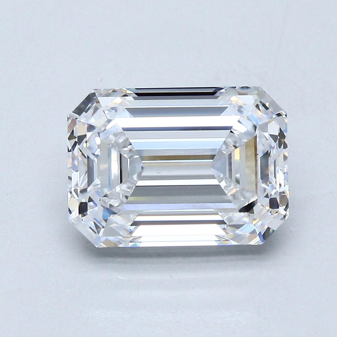 Loose Diamond - EMERALD 3.57ct D FL: Loose Diamond - EMERALD 3.57ct D FL Source: Natural Mined Diamond Shape: EMERALD Carats: 3.57 Color: D Clarity: FL Certification: GIA Condition: Pre-Owned PLEASE NOTE: Framed, Large, or heavy items do