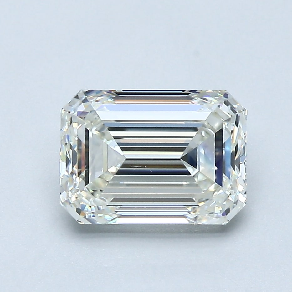 Loose Diamond - EMERALD 2.01ct J VS2: Loose Diamond - EMERALD 2.01ct J VS2 Source: Natural Mined Diamond Shape: EMERALD Carats: 2.01 Color: J Clarity: VS2 Certification: GIA Condition: Pre-Owned PLEASE NOTE: Framed, Large, or heavy items 