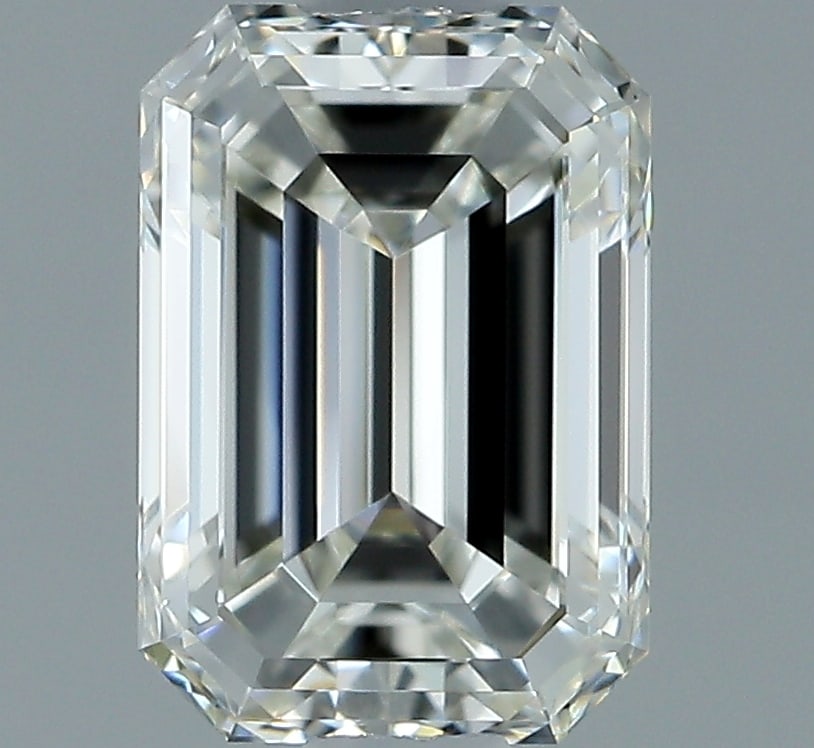 Loose Diamond - EMERALD 1ct I VVS2: Loose Diamond - EMERALD 1ct I VVS2 Source: Natural Mined Diamond Shape: EMERALD Carats: 1 Color: I Clarity: VVS2 Certification: GIA Condition: Pre-Owned PLEASE NOTE: Framed, Large, or heavy items do n