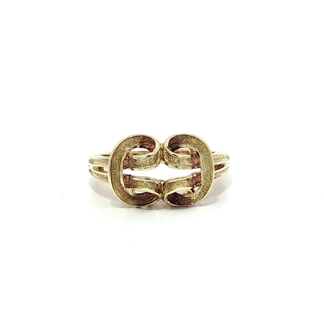 Vintage 14k Yellow Gold Textured Knot Band Ring Size 7: Vintage 14k Yellow Gold Textured Knot Band Ring Size 7 This vintage solid 14k yellow gold ring features a beautifully textured open work design in the form of a knot, making it a unique addition to an