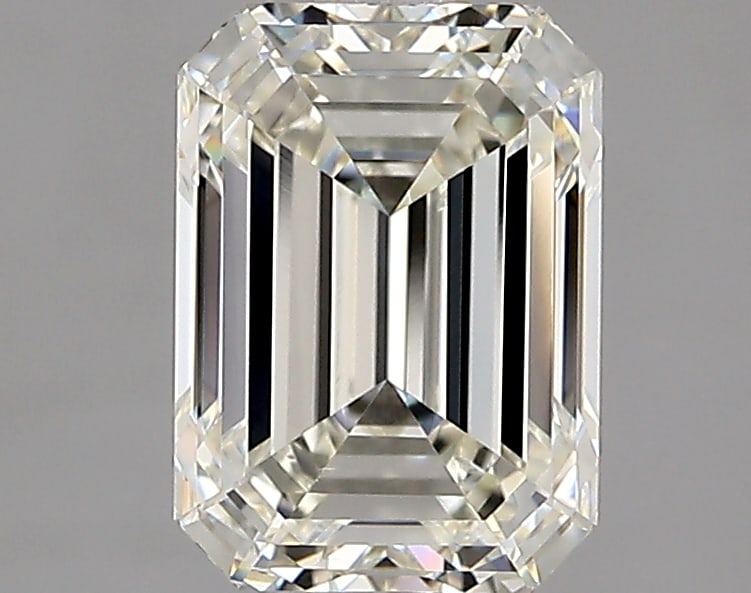 Loose Diamond - EMERALD 2.01ct J VS2: Loose Diamond - EMERALD 2.01ct J VS2 Source: Natural Mined Diamond Shape: EMERALD Carats: 2.01 Color: J Clarity: VS2 Certification: GIA Condition: Pre-Owned PLEASE NOTE: Framed, Large, or heavy items 
