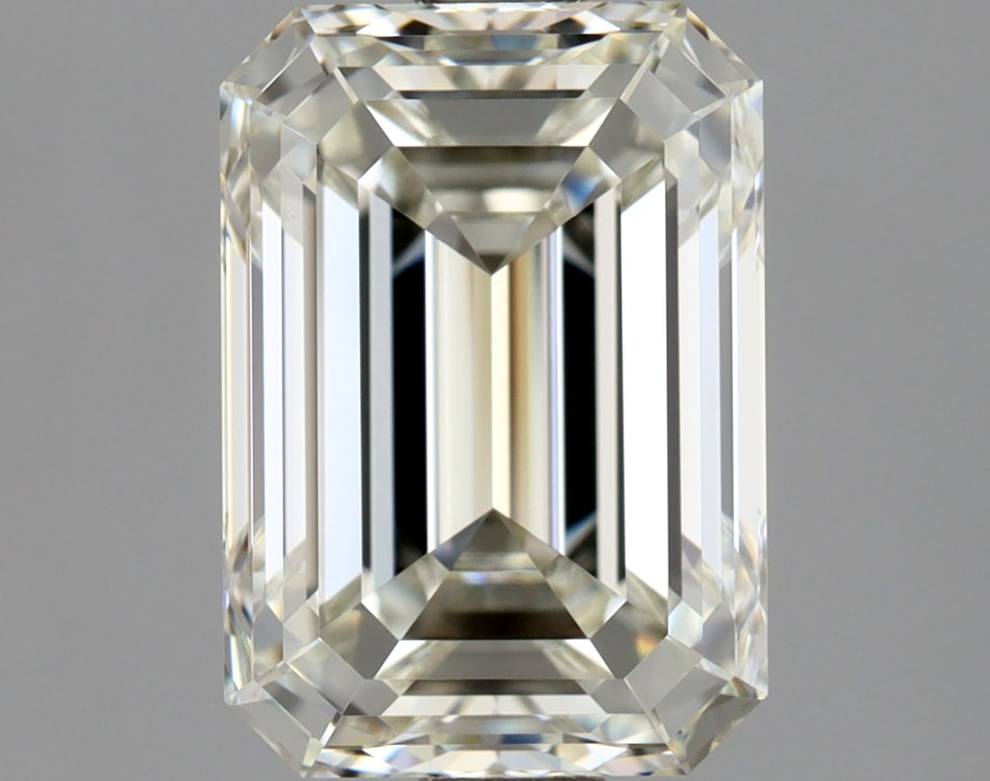 Loose Diamond - EMERALD 2.11ct J VVS1: Loose Diamond - EMERALD 2.11ct J VVS1 Source: Natural Mined Diamond Shape: EMERALD Carats: 2.11 Color: J Clarity: VVS1 Certification: GIA Condition: Pre-Owned PLEASE NOTE: Framed, Large, or heavy item
