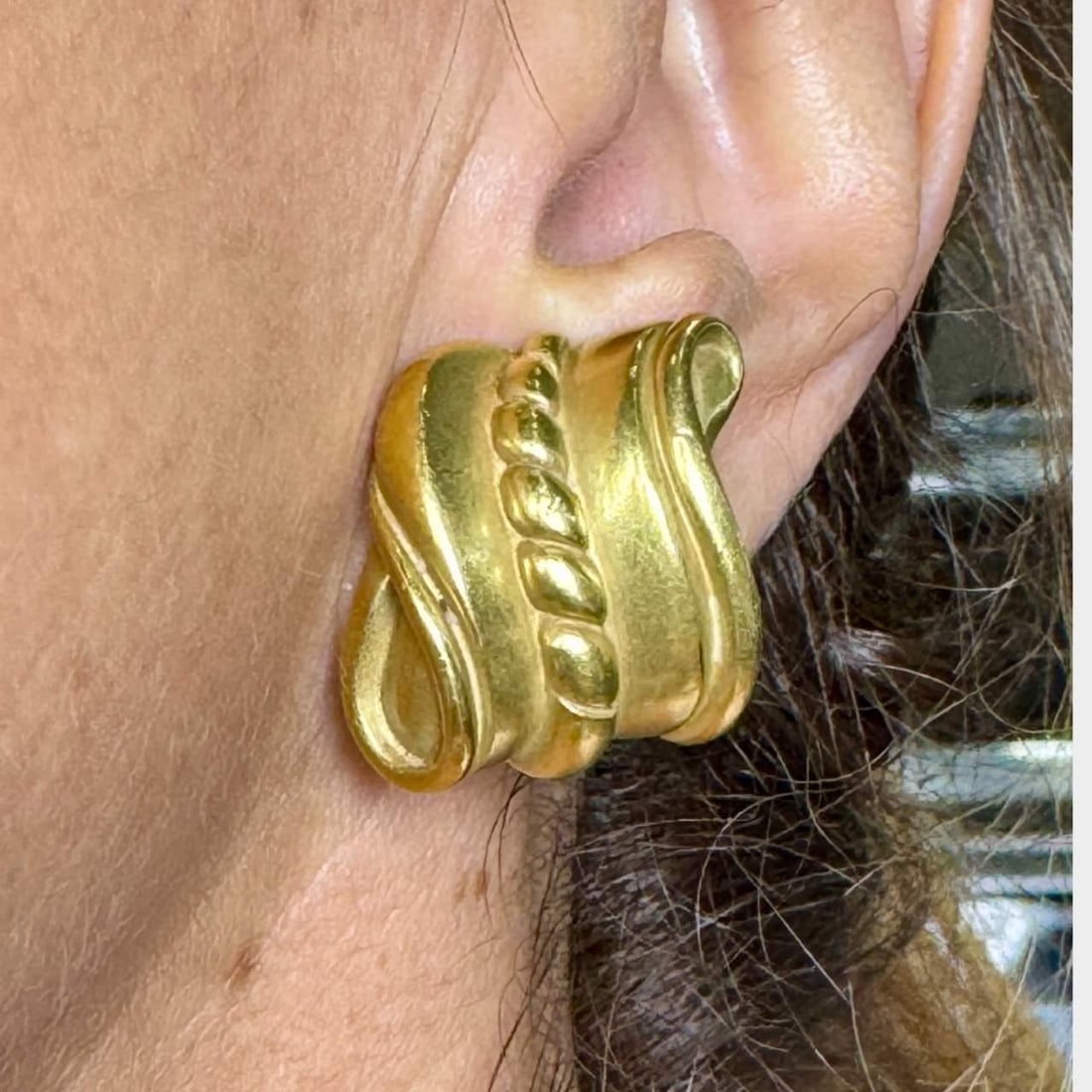 Kieselstein Kord 18K Yellow Gold Earrings 1 inch 29.1g (1 of 4)