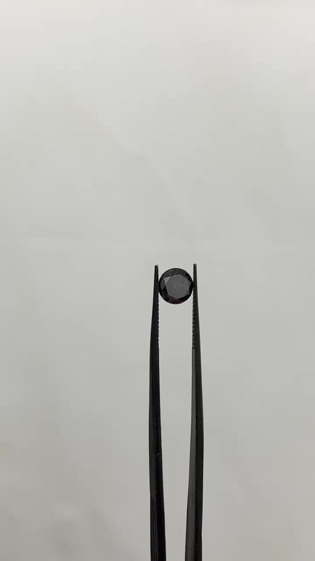 Loose Diamond - ROUND 1.26ct Fancy Black VVS2: Loose Diamond - ROUND 1.26ct Fancy Black VVS2 Source: Natural Shape: ROUND Carats: 1.26 Color: Fancy Black Certification: GIA Video: