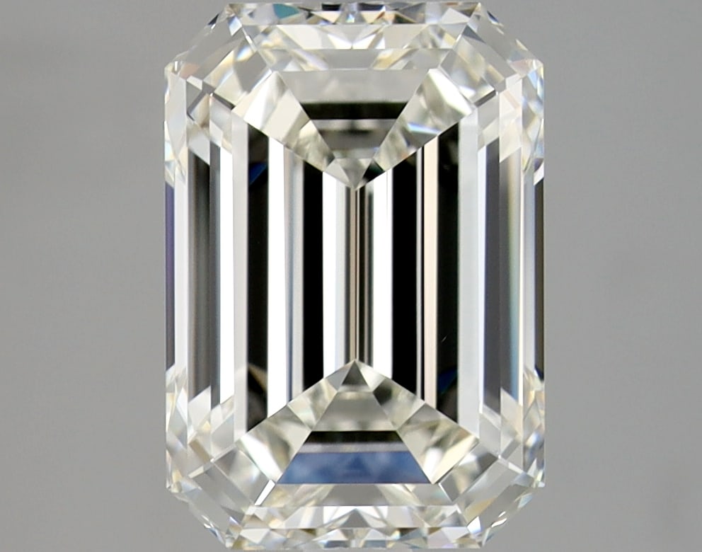 Loose Diamond - EMERALD 2.47ct J IF: Loose Diamond - EMERALD 2.47ct J IF Source: Natural Mined Diamond Shape: EMERALD Carats: 2.47 Color: J Clarity: IF Certification: GIA Condition: Pre-Owned PLEASE NOTE: Framed, Large, or heavy items do