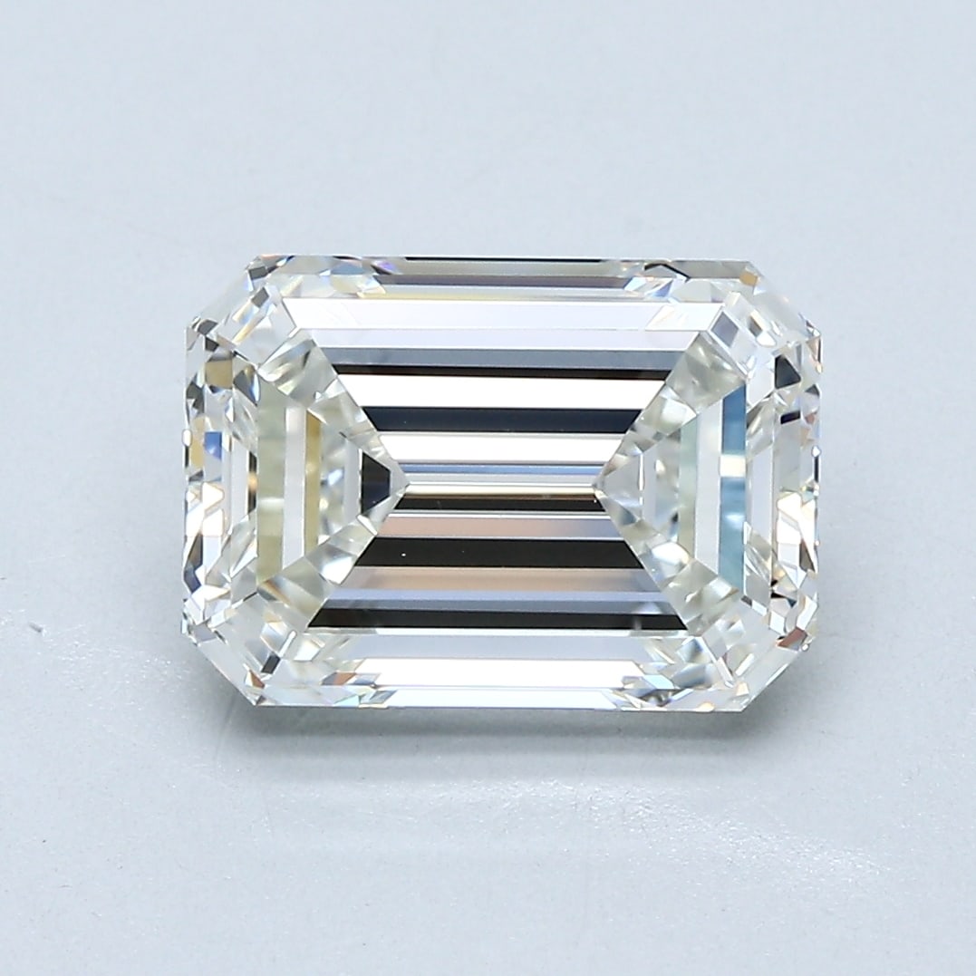 Loose Diamond - EMERALD 3.05ct H VS2: Loose Diamond - EMERALD 3.05ct H VS2 Source: Natural Mined Diamond Shape: EMERALD Carats: 3.05 Color: H Clarity: VS2 Certification: GIA Condition: Pre-Owned PLEASE NOTE: Framed, Large, or heavy items 