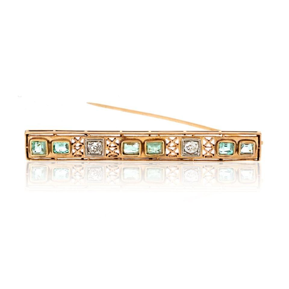 14K Yellow Gold Brooch Signed Webb Victorian Style 7.3 Grams: 14K Yellow Gold Brooch Signed Webb Victorian Style 7.3 Grams This Victorian-style brooch is crafted from 14K yellow gold and weighs 7.3 grams. It is signed by WEBB and remains in excellent pre-owned c