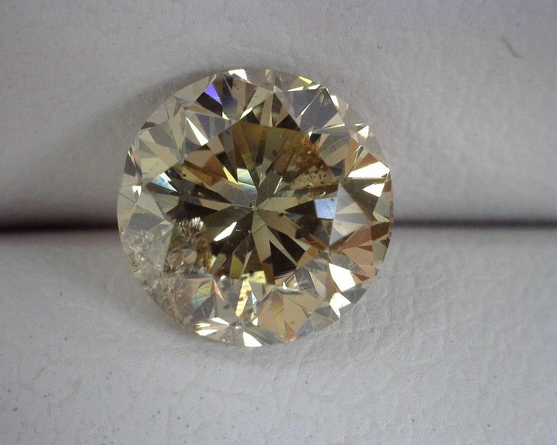 Loose Diamond - ROUND 1.08ct Brown I1: Loose Diamond - ROUND 1.08ct Brown I1 Source: Natural Shape: ROUND Carats: 1.08 Color: Brown Certification: OTHER PLEASE NOTE: Framed, Large, or heavy items do not have shipping costs included. The ex