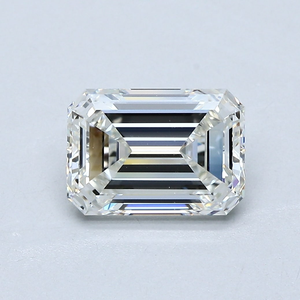 Loose Diamond - EMERALD 2.01ct H VVS2: Loose Diamond - EMERALD 2.01ct H VVS2 Source: Natural Mined Diamond Shape: EMERALD Carats: 2.01 Color: H Clarity: VVS2 Certification: GIA Condition: Pre-Owned PLEASE NOTE: Framed, Large, or heavy item