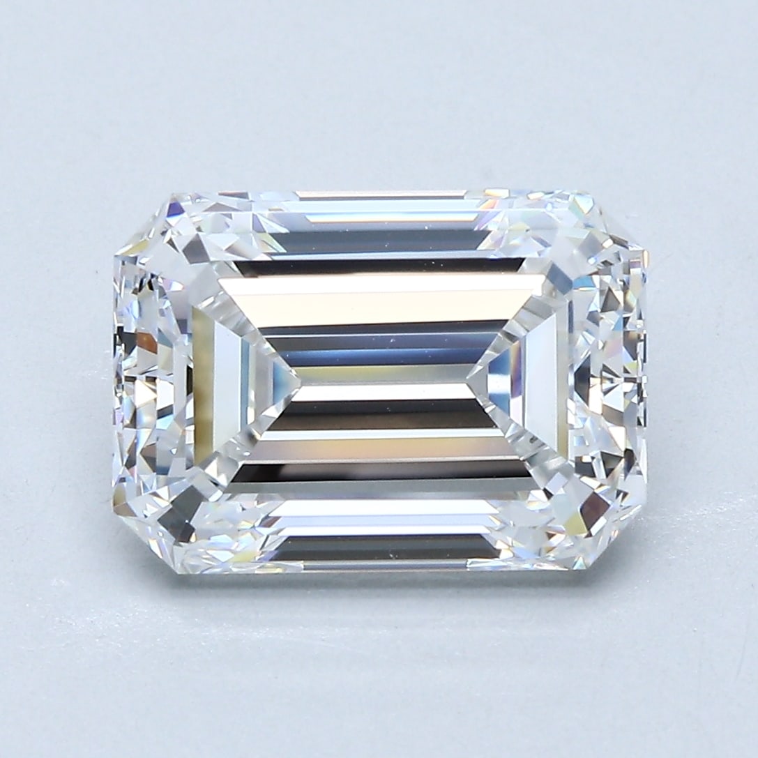 Loose Diamond - EMERALD 4ct E VS1: Loose Diamond - EMERALD 4ct E VS1 Source: Natural Mined Diamond Shape: EMERALD Carats: 4 Color: E Clarity: VS1 Certification: GIA Condition: Pre-Owned PLEASE NOTE: Framed, Large, or heavy items do not