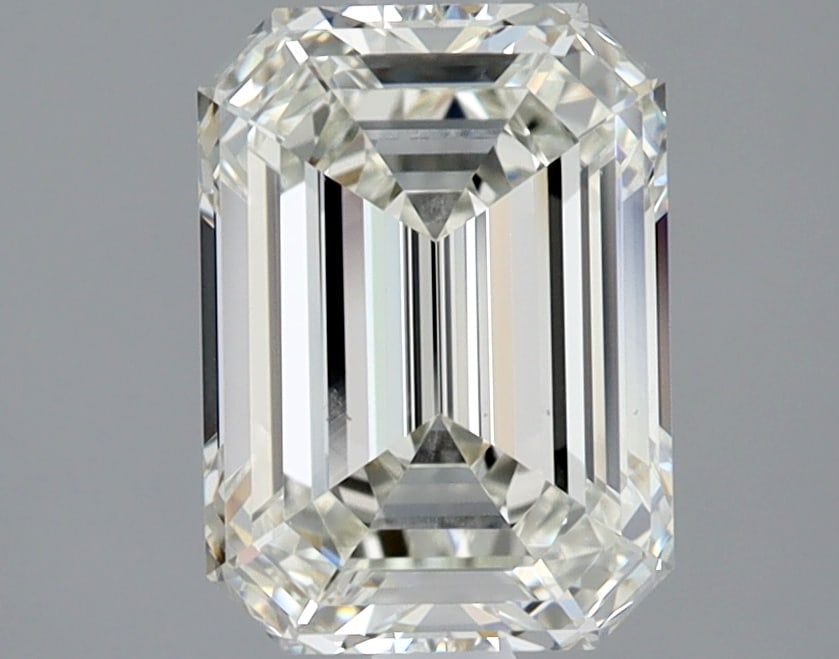 Loose Diamond - EMERALD 2.02ct J VS2: Loose Diamond - EMERALD 2.02ct J VS2 Source: Natural Mined Diamond Shape: EMERALD Carats: 2.02 Color: J Clarity: VS2 Certification: GIA Condition: Pre-Owned PLEASE NOTE: Framed, Large, or heavy items 