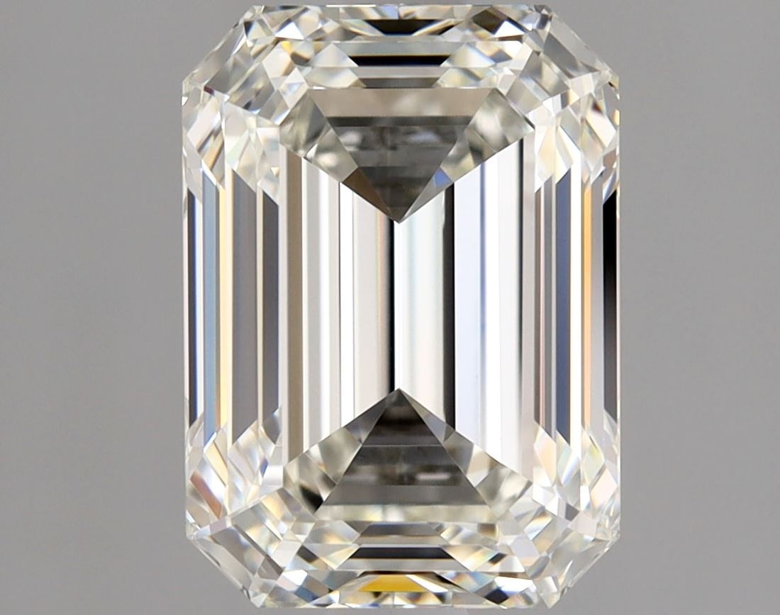 Loose Diamond - EMERALD 2.5ct I VVS2: Loose Diamond - EMERALD 2.5ct I VVS2 Source: Natural Mined Diamond Shape: EMERALD Carats: 2.5 Color: I Clarity: VVS2 Certification: GIA Condition: Pre-Owned PLEASE NOTE: Framed, Large, or heavy items 