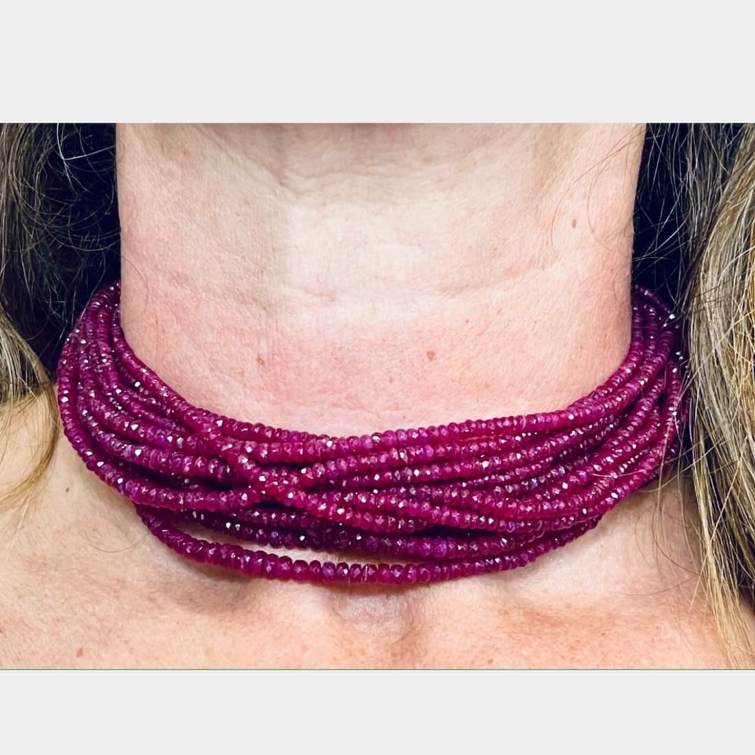 E.I. Gigi 18K Yellow Gold Necklace with Ruby Beads 425 Ct: E.I. Gigi 18K Yellow Gold Necklace with Ruby Beads 425 Ct This exquisite necklace features 18K yellow gold and is adorned with approximately 425.00 ct of ruby beads, complemented by about 8.00 ct of r