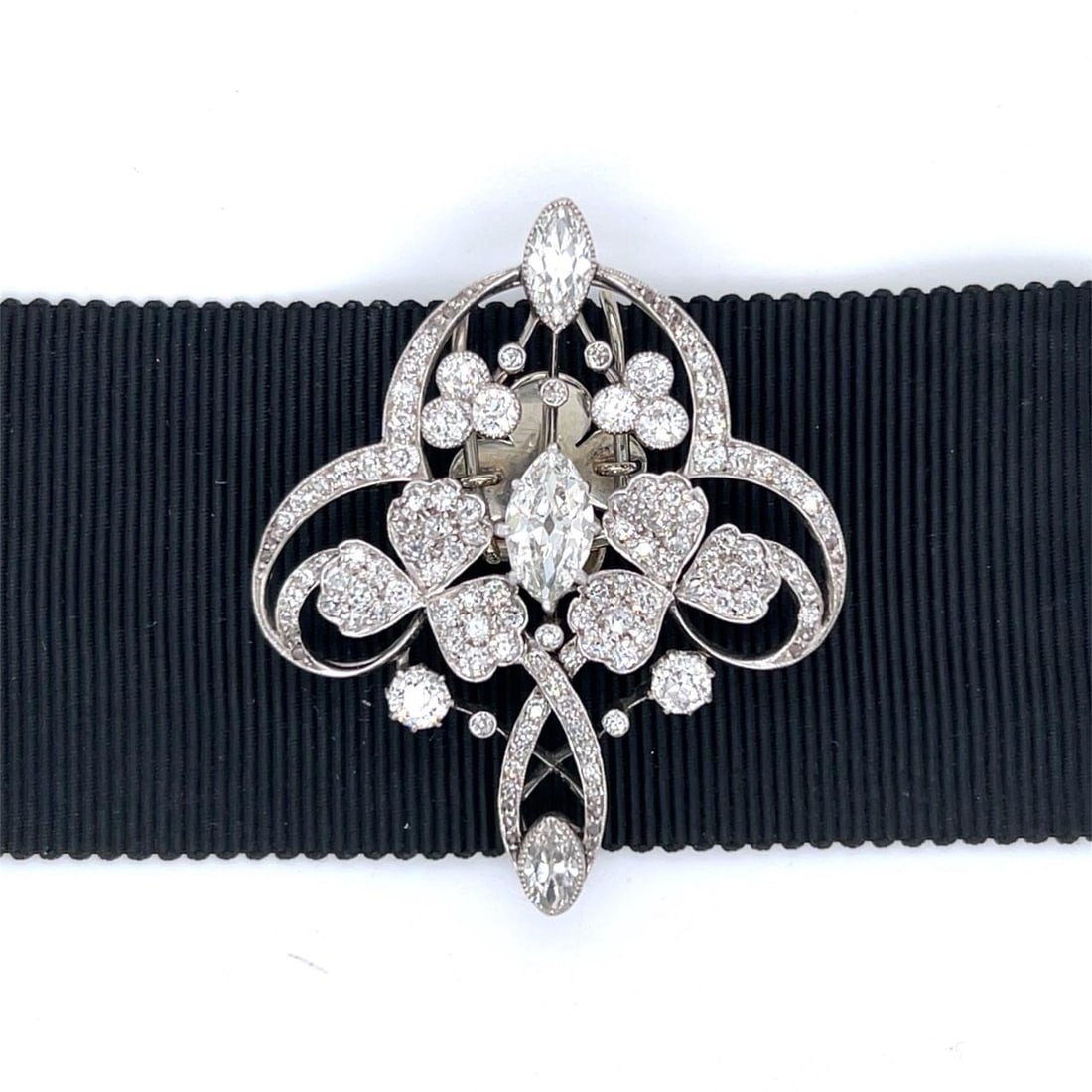 Art Deco Platinum Diamond Choker Necklace 1.35 Ct Marquise 4.00 Ct Diamonds: Art Deco Platinum Diamond Choker Necklace 1.35 Ct Marquise 4.00 Ct Diamonds This exquisite Art Deco Platinum Diamond Choker Necklace features a stunning design, weighing 32.5 grams. It is adorned with