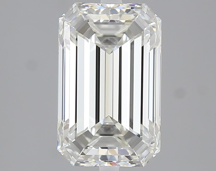 Loose Diamond - EMERALD 2.7ct H VS1: Loose Diamond - EMERALD 2.7ct H VS1 Source: Natural Mined Diamond Shape: EMERALD Carats: 2.7 Color: H Clarity: VS1 Certification: GIA Condition: Pre-Owned PLEASE NOTE: Framed, Large, or heavy items do