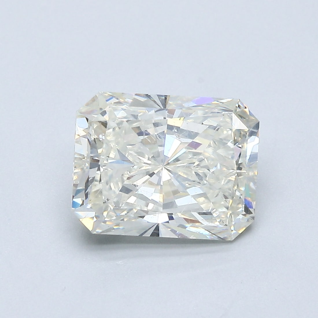 Loose Diamond - RADIANT 3.02ct K SI2: Loose Diamond - RADIANT 3.02ct K SI2 Source: Natural Mined Diamond Shape: RADIANT Carats: 3.02 Color: K Clarity: SI2 Certification: GIA Condition: Pre-Owned PLEASE NOTE: Framed, Large, or heavy items 