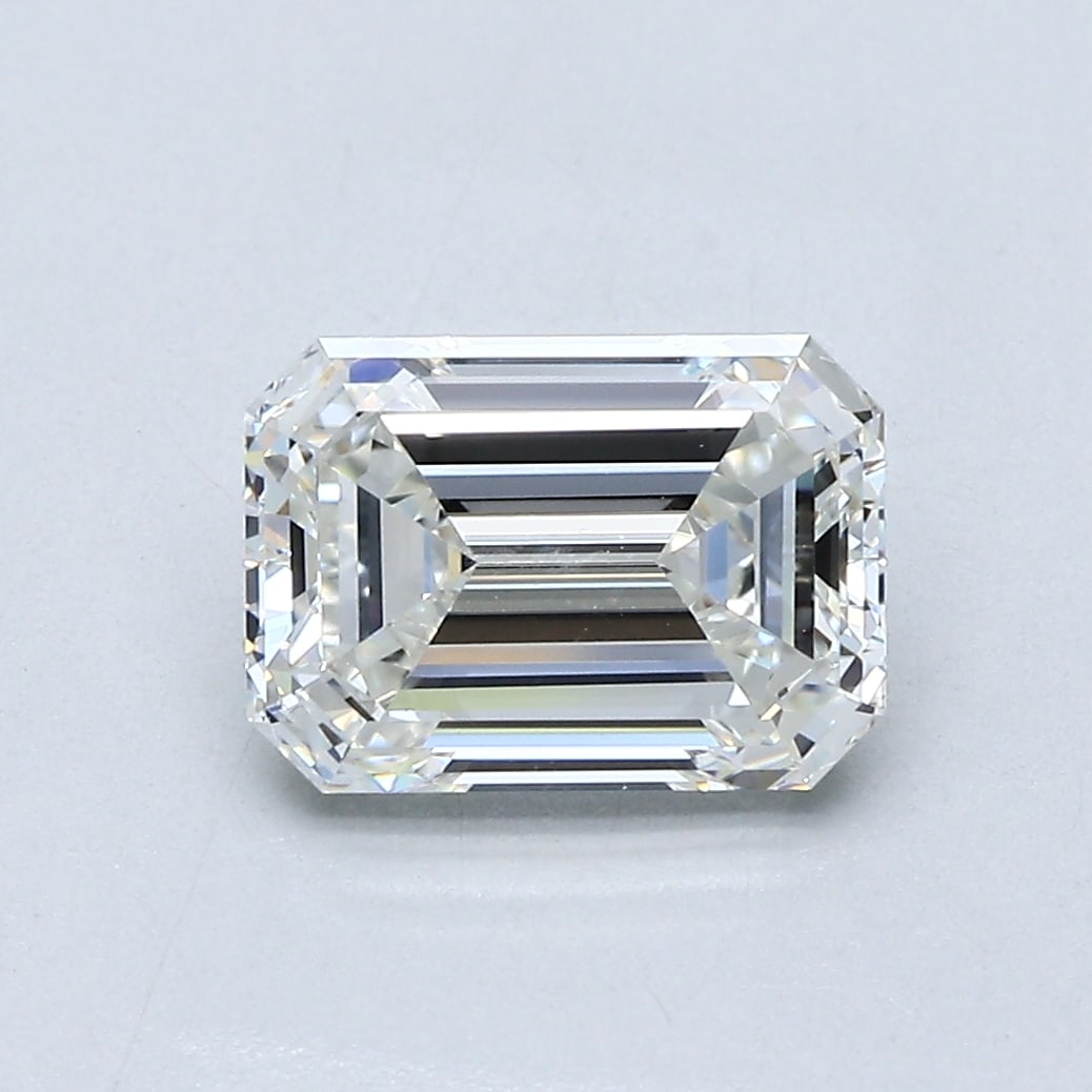 Loose Diamond - EMERALD 2.01ct G VS2: Loose Diamond - EMERALD 2.01ct G VS2 Source: Natural Mined Diamond Shape: EMERALD Carats: 2.01 Color: G Clarity: VS2 Certification: GIA Condition: Pre-Owned PLEASE NOTE: Framed, Large, or heavy items 