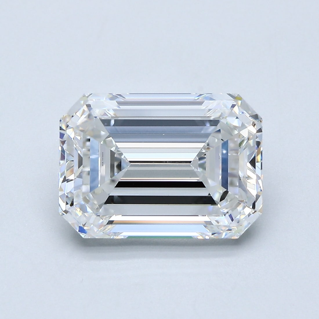 Loose Diamond - EMERALD 5.08ct E VS1: Loose Diamond - EMERALD 5.08ct E VS1 Source: Natural Mined Diamond Shape: EMERALD Carats: 5.08 Color: E Clarity: VS1 Certification: GIA Condition: Pre-Owned PLEASE NOTE: Framed, Large, or heavy items 