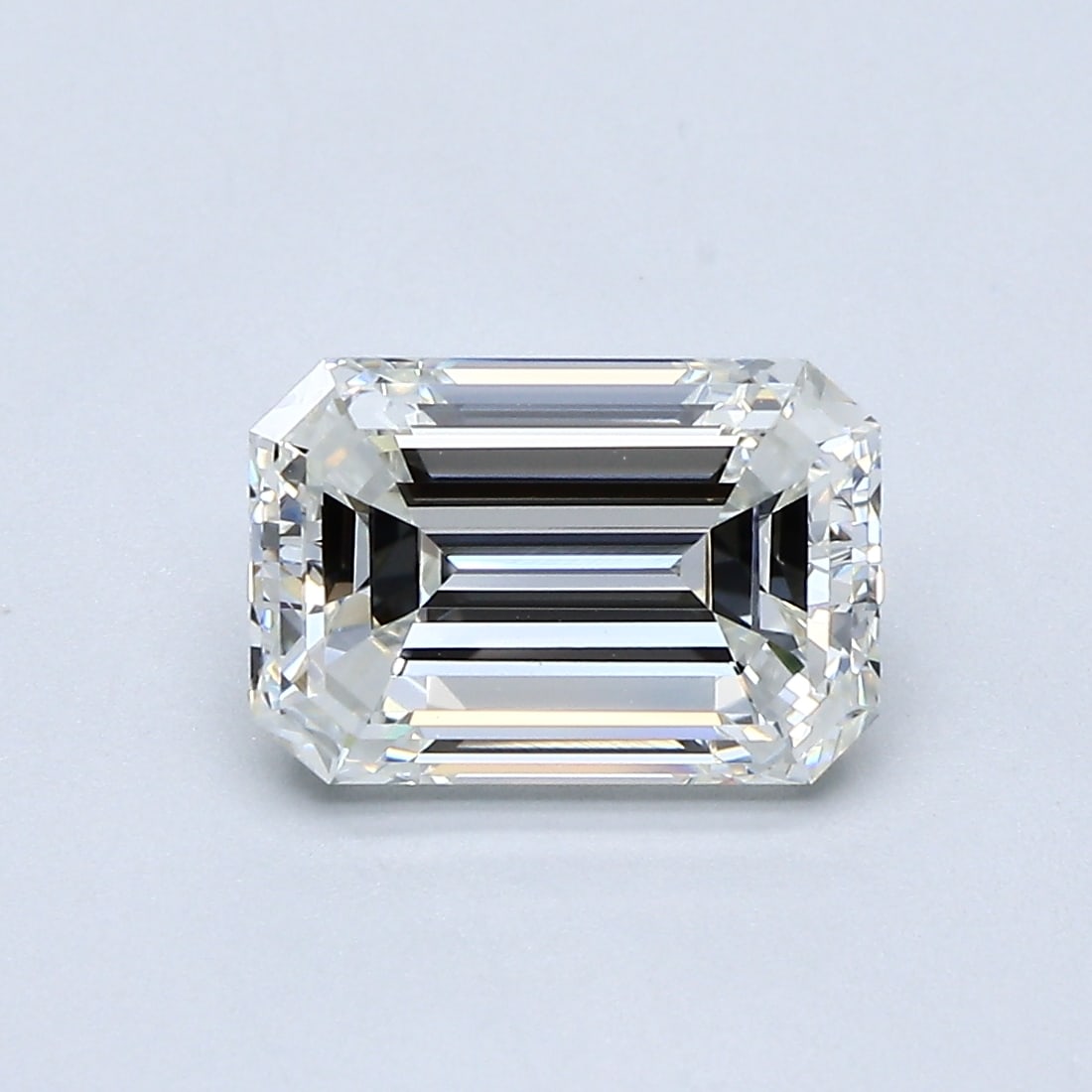 Loose Diamond - EMERALD 2.04ct I VVS2: Loose Diamond - EMERALD 2.04ct I VVS2 Source: Natural Mined Diamond Shape: EMERALD Carats: 2.04 Color: I Clarity: VVS2 Certification: GIA Condition: Pre-Owned PLEASE NOTE: Framed, Large, or heavy item