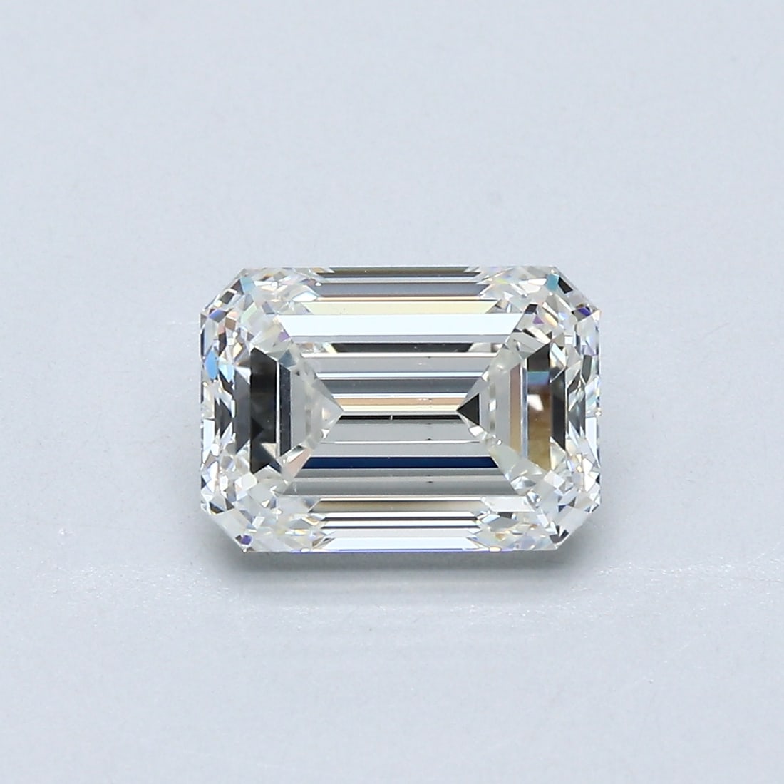 Loose Diamond - EMERALD 2.05ct H VS2: Loose Diamond - EMERALD 2.05ct H VS2 Source: Natural Mined Diamond Shape: EMERALD Carats: 2.05 Color: H Clarity: VS2 Certification: GIA Condition: Pre-Owned PLEASE NOTE: Framed, Large, or heavy items 
