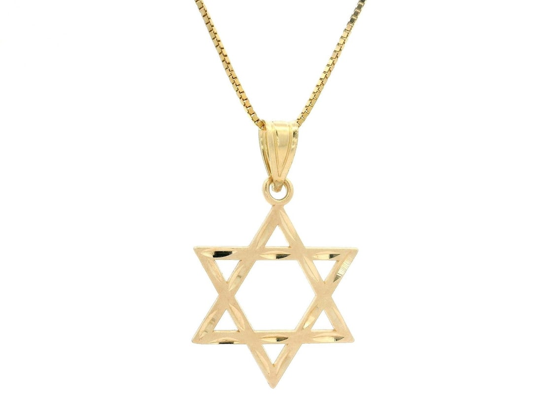 14k Yellow Gold Diamond Cut Star Of David Pendant Necklace 18 Inch: 14k Yellow Gold Diamond Cut Star Of David Pendant Necklace 18 Inch This exquisite Estate 14k Yellow Gold Diamond Cut Star of David Pendant is a beautiful addition to any jewelry collection. Crafted fr