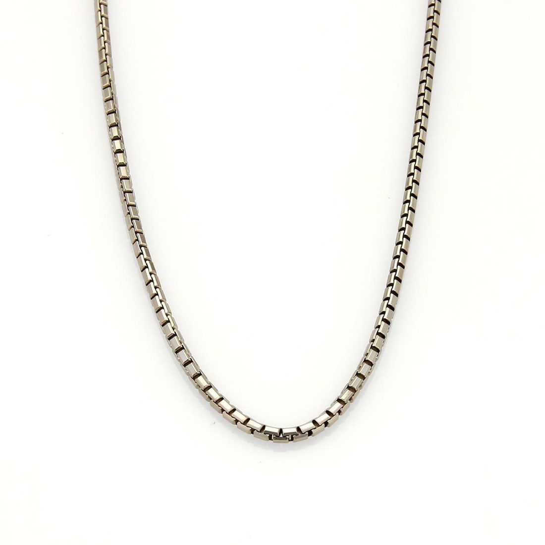 Cartier 18k White Gold Box Link Necklace 16.5 Inches Signed: Cartier 18k White Gold Box Link Necklace 16.5 Inches Signed This exquisite necklace is an authentic piece from Cartier, expertly crafted from 18k white gold featuring a fine polished finish. The iconi