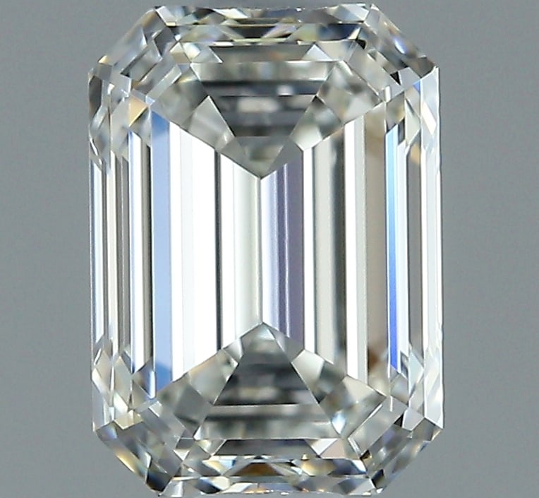 Loose Diamond - EMERALD 1.03ct I VVS2: Loose Diamond - EMERALD 1.03ct I VVS2 Source: Natural Mined Diamond Shape: EMERALD Carats: 1.03 Color: I Clarity: VVS2 Certification: GIA Condition: Pre-Owned PLEASE NOTE: Framed, Large, or heavy item