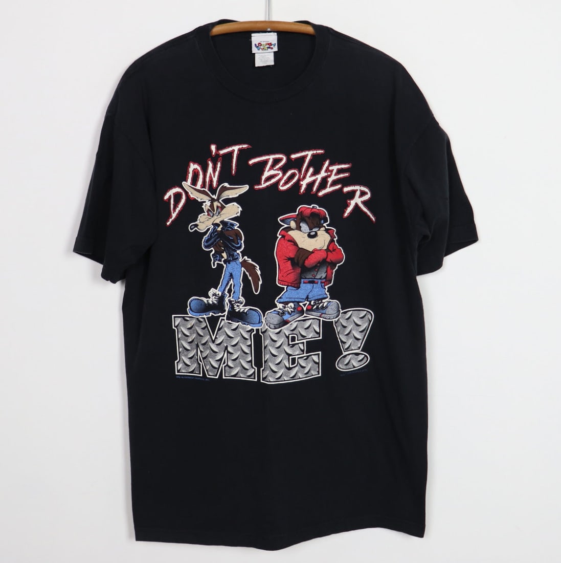 Vintage 1996 Shirt Featuring Tasmanian Devil and Wile E Coyote Warner Brothers (1 of 5)