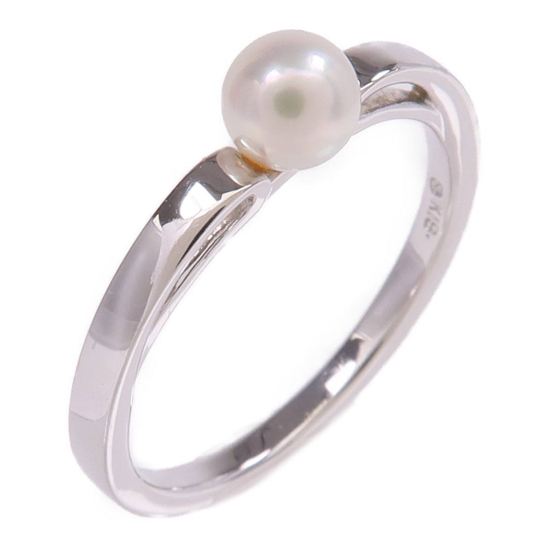 Pearl and 18K White Gold Ring by Mikimoto Size 6.5: Pearl and 18K White Gold Ring by Mikimoto Size 6.5 This MIKIMOTO ring features a lustrous pearl set in 18K white gold. Designed in a classic style, the ring is crafted in Japan and sized for US 6.5. T