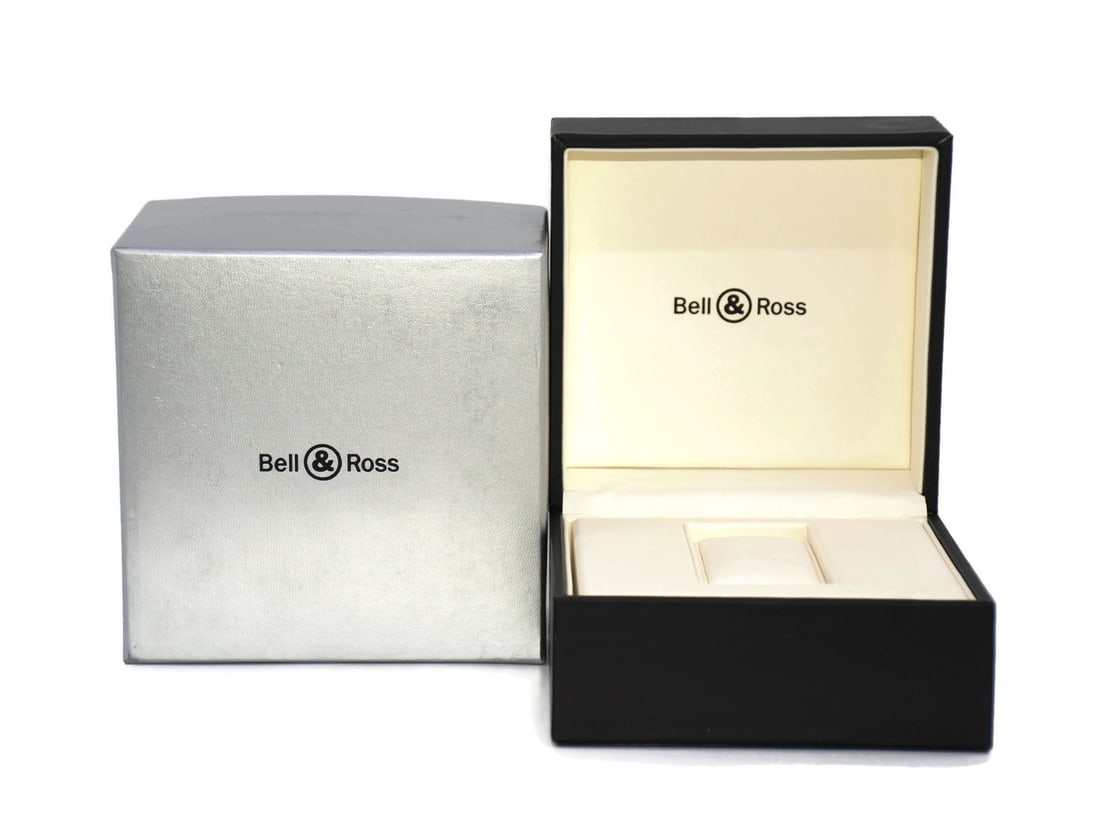 Authentic Bell & Ross Black Presentation Box for Single Watch: Authentic Bell & Ross Black Presentation Box for Single Watch This Bell & Ross Black Watch Box is a stylish and functional presentation box designed to securely hold a single watch. Crafted in a sleek
