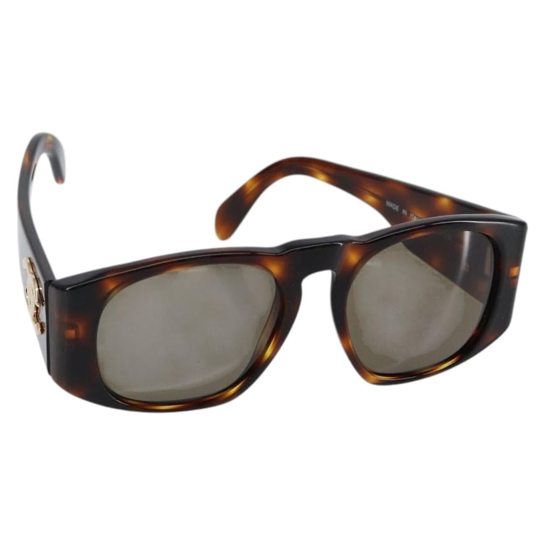 CHANEL Brown Plastic Sunglasses with Case and Auth BA7283V: CHANEL Brown Plastic Sunglasses with Case and Auth BA7283V Elevate your style with these authentic CHANEL sunglasses, expertly crafted in Italy. Featuring a chic brown plastic frame, these sunglasses 