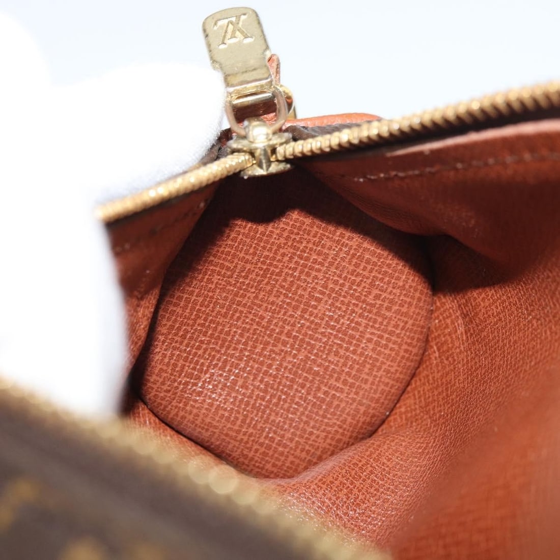 Papillon Pochette Canvas Pouch by Louis Vuitton Monogram Pattern - 16