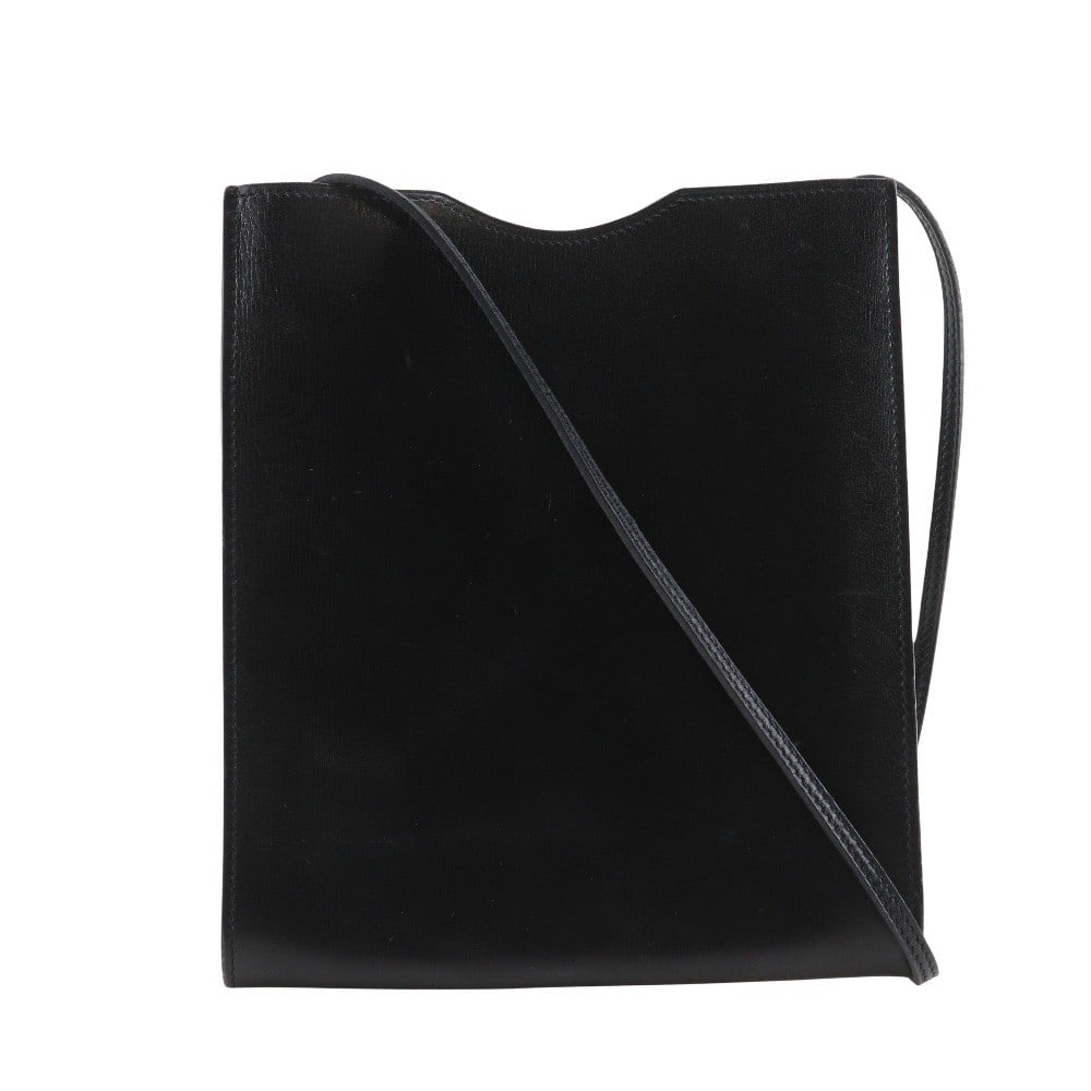 Hermes Leather Onimaitou Handbag Black 16cm by 19cm: Hermes Leather Onimaitou Handbag Black 16cm by 19cm The Hermes Onimaitou handbag for women is crafted from black leather and features a compact design measuring 16cm x 19cm x 1.5cm. Made in France, th