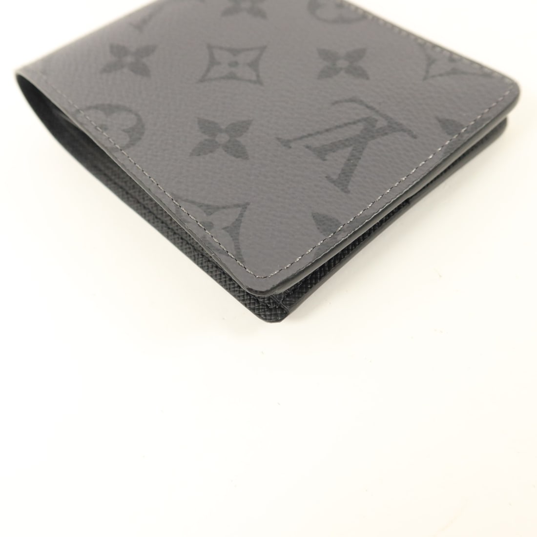 Louis Vuitton Monogram Eclipse Reverse bi-fold wallet gray - 12