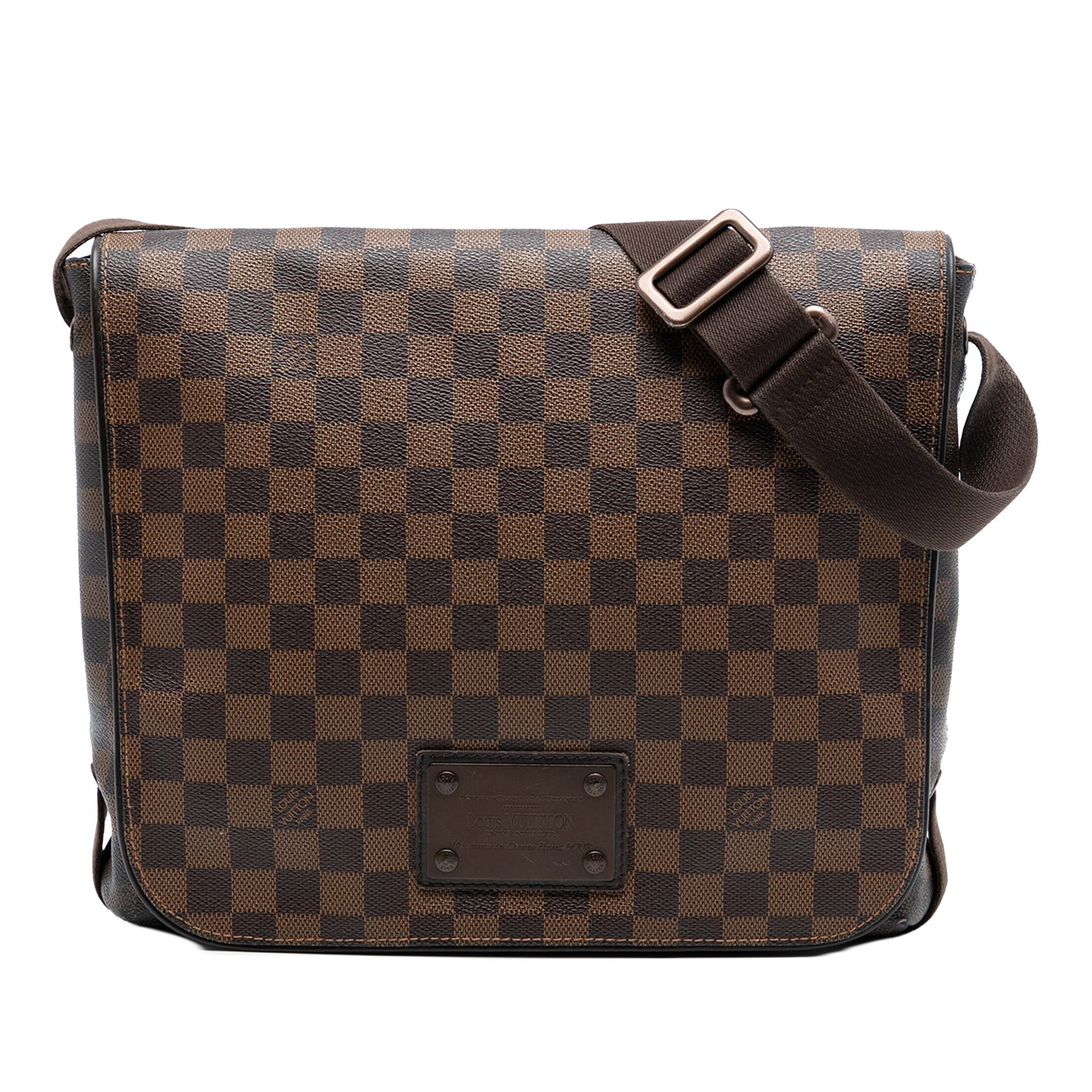 Louis Vuitton Brooklyn MM Shoulder Bag in Damier Ebene Canvas: Louis Vuitton Brooklyn MM Shoulder Bag in Damier Ebene Canvas This Louis Vuitton Brooklyn MM bag features the signature Damier Ebene canvas body, an adjustable flat strap, a front flap with magnetic s