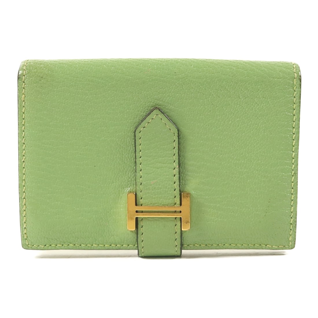 Hermes Bearn Green Goatskin Card Holder with Gold Hardware: Hermes Bearn Green Goatskin Card Holder with Gold Hardware This Hermes Bearn card case is crafted from green goatskin leather and designed for women. It features a sleek and practical style, providing