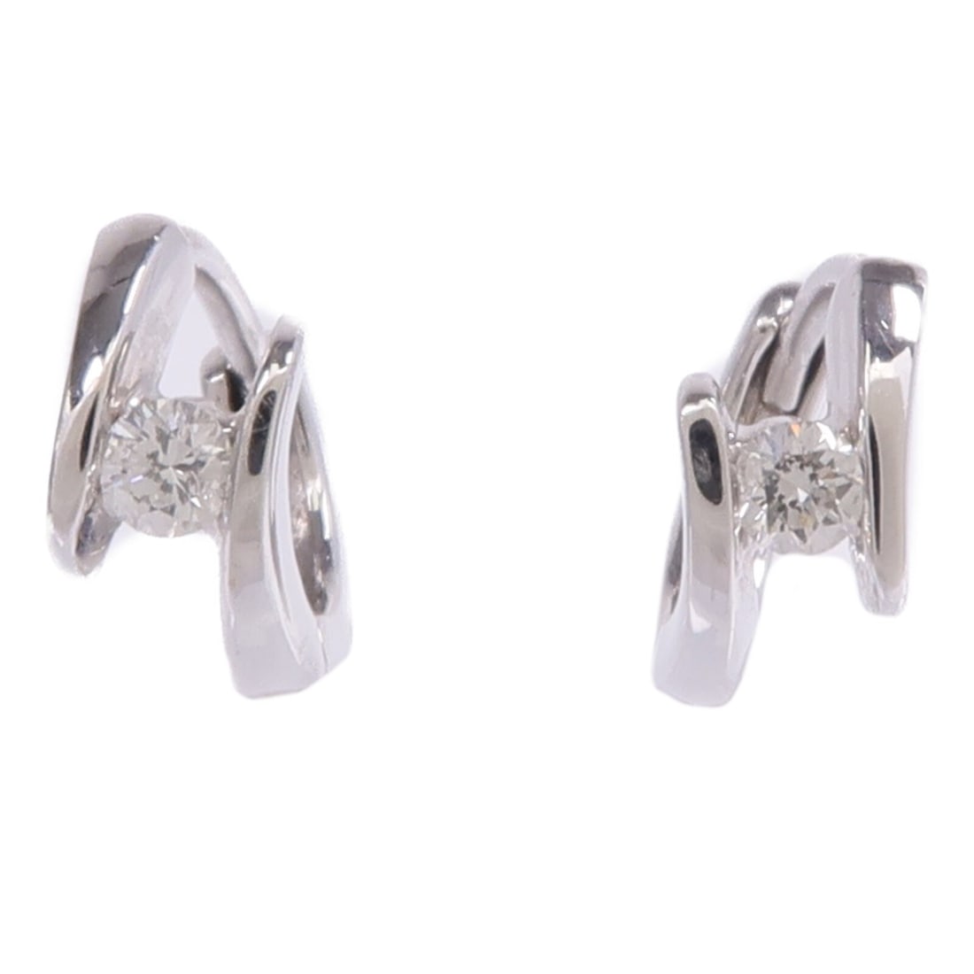Diamond Pierced Earrings Crafted in 18K White Gold: Diamond Pierced Earrings Crafted in 18K White Gold These diamond pierced earrings feature an elegant design crafted from 18K white gold. The clear diamonds are set in a sophisticated frame, offering a