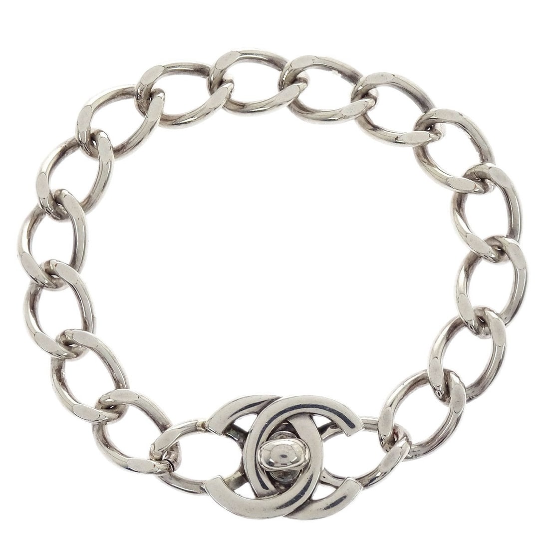 Chanel CC Turnlock Silver Plated Bracelet 96P France: Chanel CC Turnlock Silver Plated Bracelet 96P France This elegant Chanel CC Turnlock Bracelet features a sleek silver-plated design, making it a perfect accessory for any occasion. The bracelet showca
