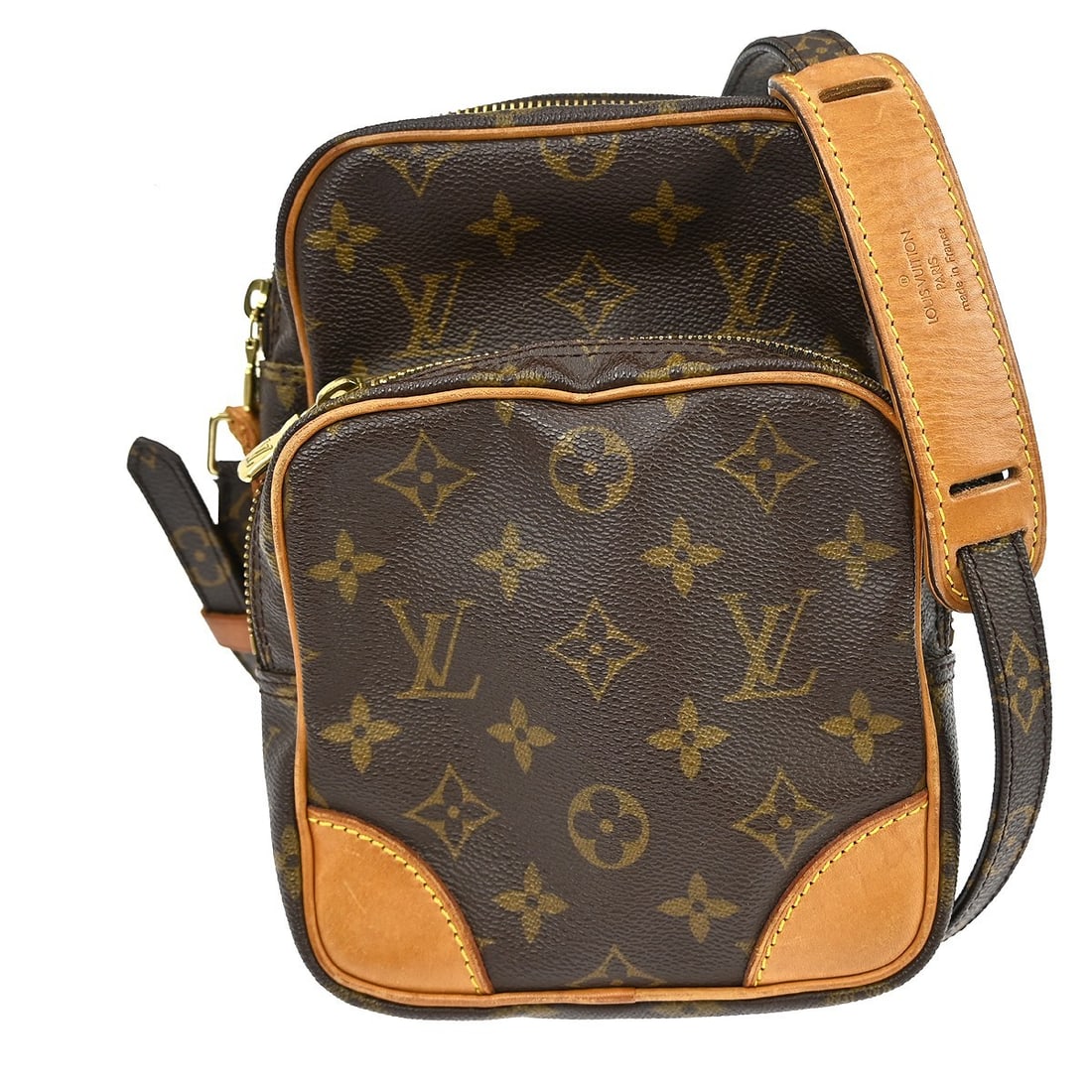 Louis Vuitton Amazone Monogram Canvas Medium Crossbody Shoulder Bag M45236: Louis Vuitton Amazone Monogram Canvas Medium Crossbody Shoulder Bag M45236 This Louis Vuitton Amazon crossbody shoulder bag features the iconic monogram canvas leather exterior and a medium-sized silh