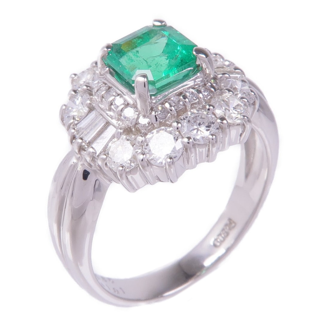 Emerald Diamond Ring in PT900 Platinum Size 5.75 by JEWELRY: Emerald Diamond Ring in PT900 Platinum Size 5.75 by JEWELRY This exquisite ring features a stunning emerald set in high-quality PT900 platinum, known for its durability and lustrous finish. With a siz