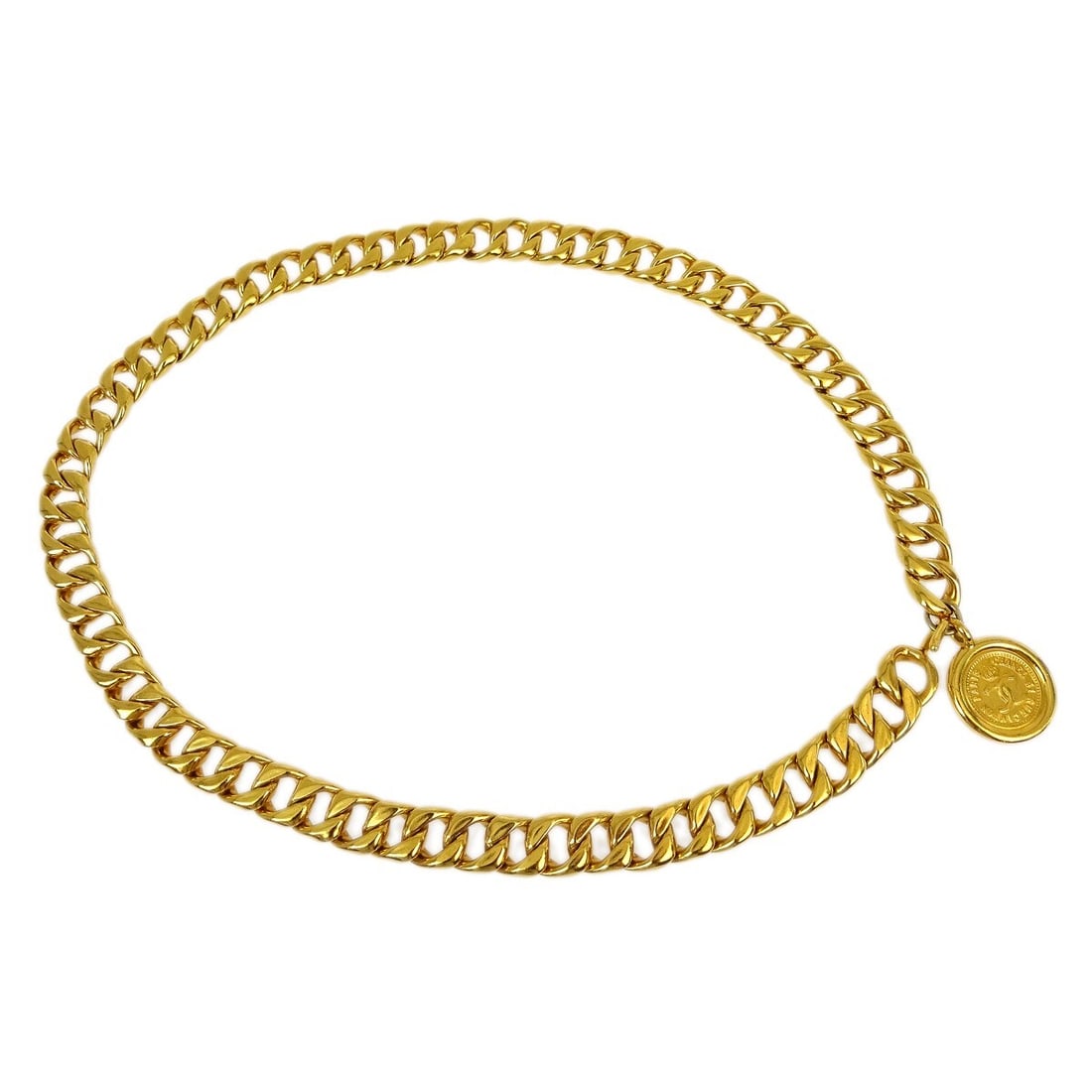 Gold-Plated Chanel Medallion Chain Belt for Women One Size: Gold-Plated Chanel Medallion Chain Belt for Women One Size This Chanel medallion chain belt features a gold-plated finish and is designed for women. The elegant chain style and iconic medallion detail