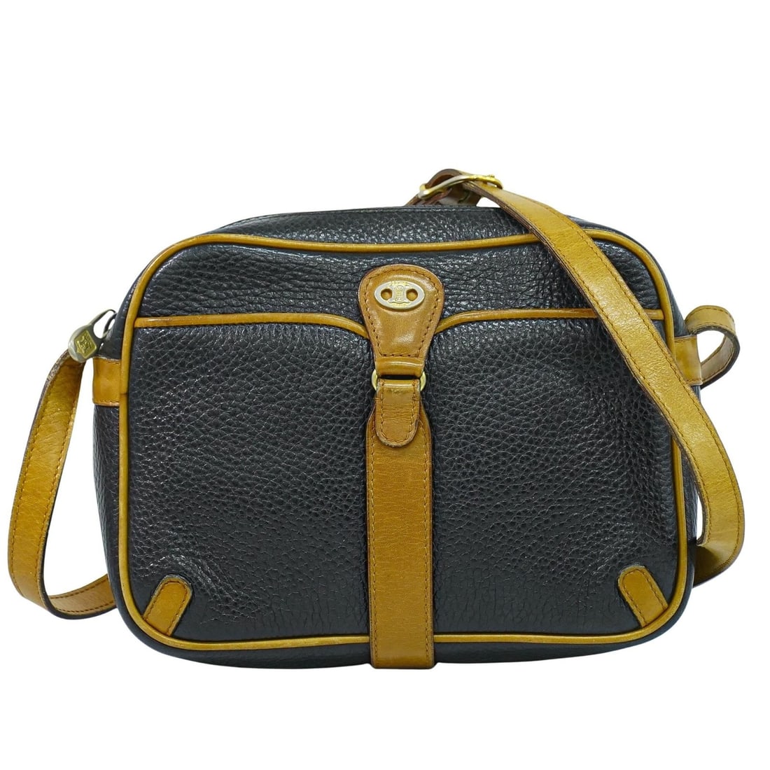 Celine Black Leather Vintage Shoulder Bag from Italy: Celine Black Leather Vintage Shoulder Bag from Italy This Celine vintage shoulder bag is crafted from black leather and designed for women. Made in Italy, it features a classic silhouette with dimensi