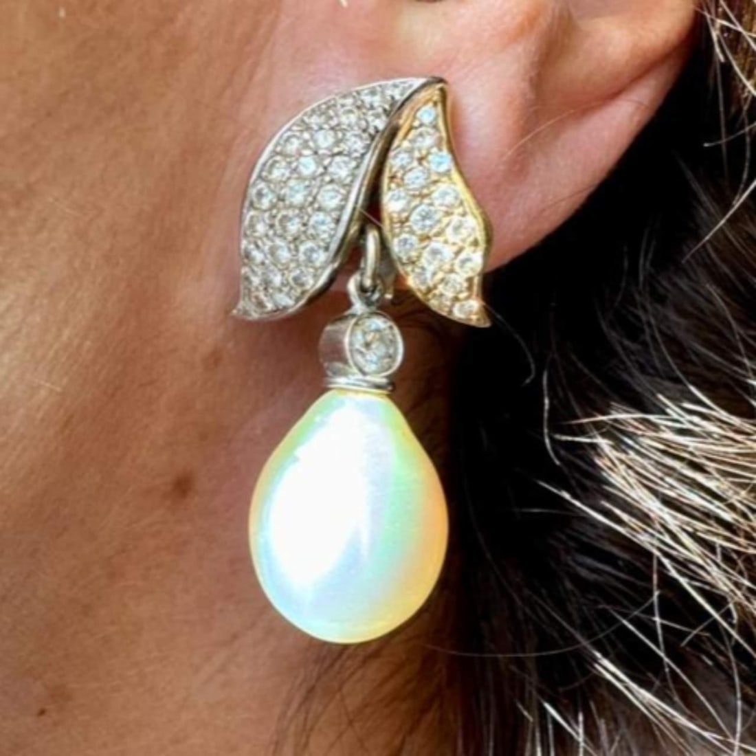 Stunning 18K Yellow Gold South Sea Pearl Diamond Earrings 2.60 Ct (1 of 2)